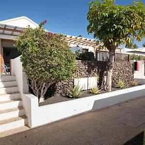 https://bungalow-flamingo.in-canary-islands.com